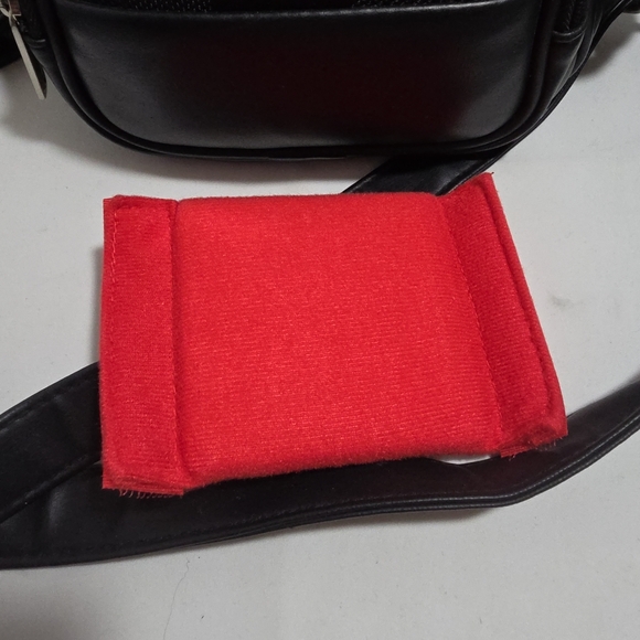 Kenneth Cole Reaction Camera Equipment Bag # 554665 (DF) - Picture 9 of 11